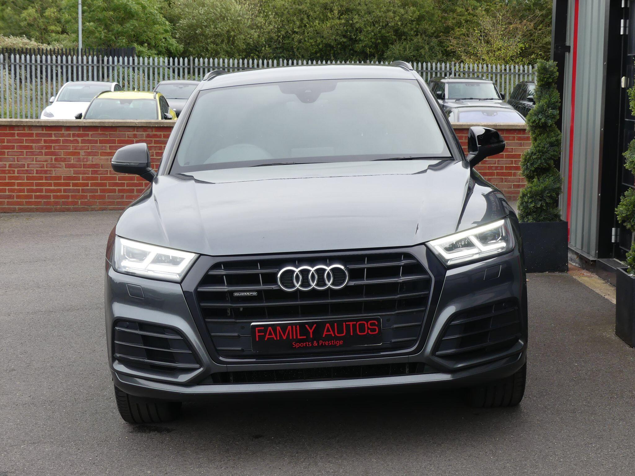 Audi Q5 view 4