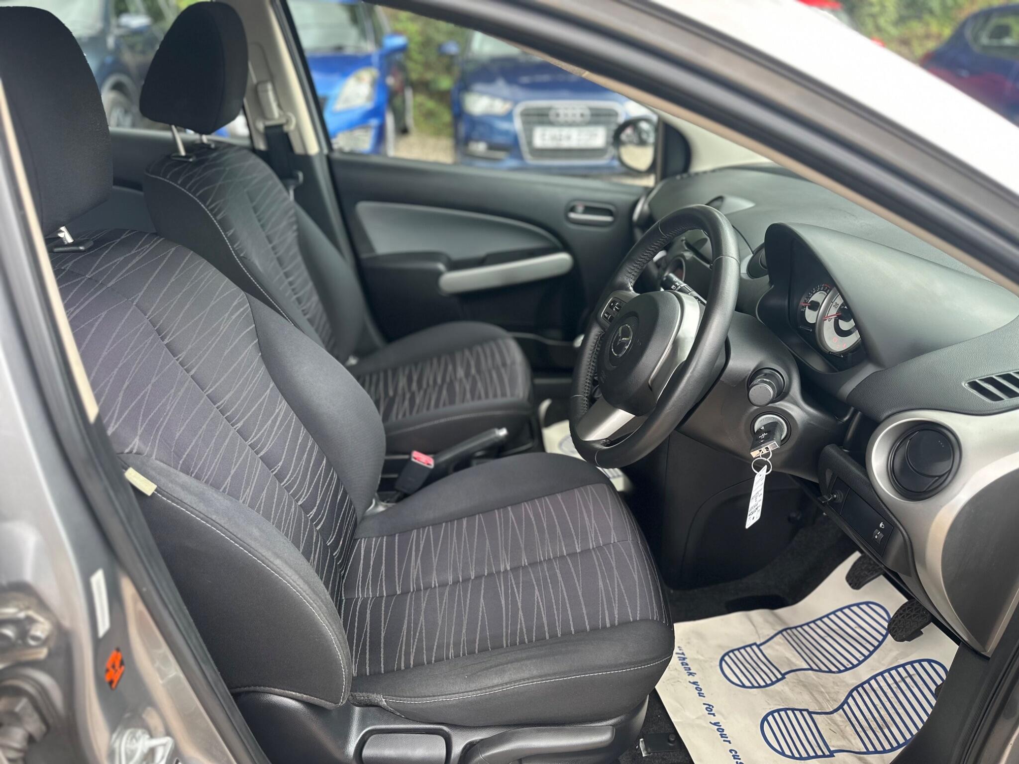 Mazda Mazda2 view 25