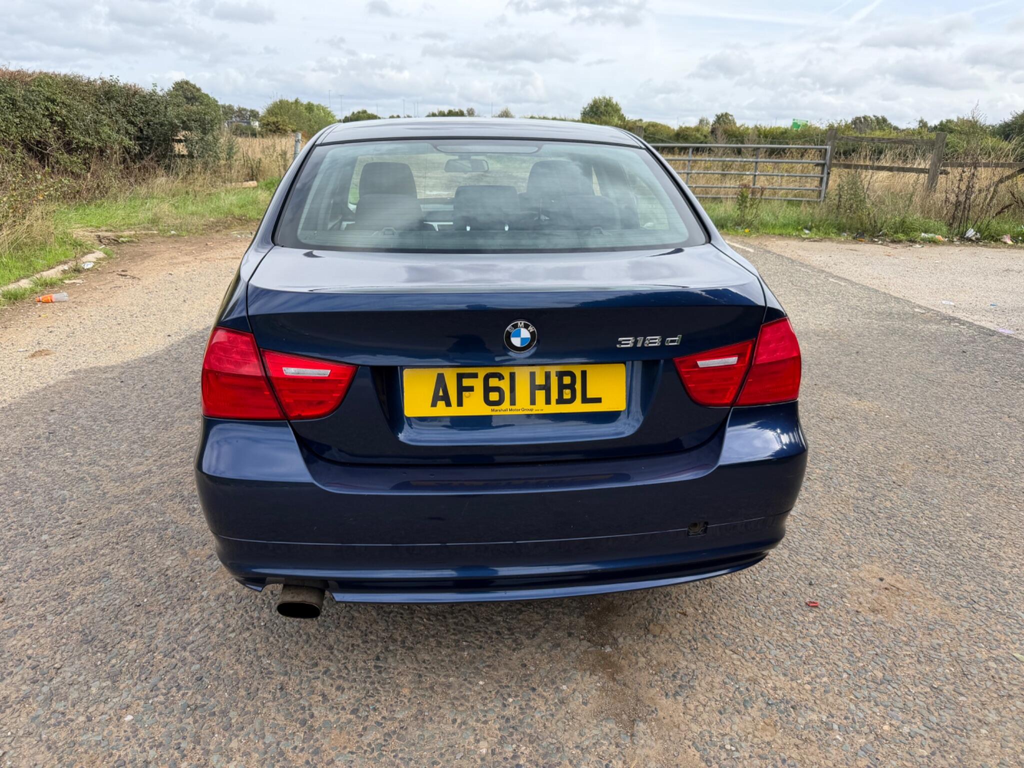 BMW 3 Series view 22