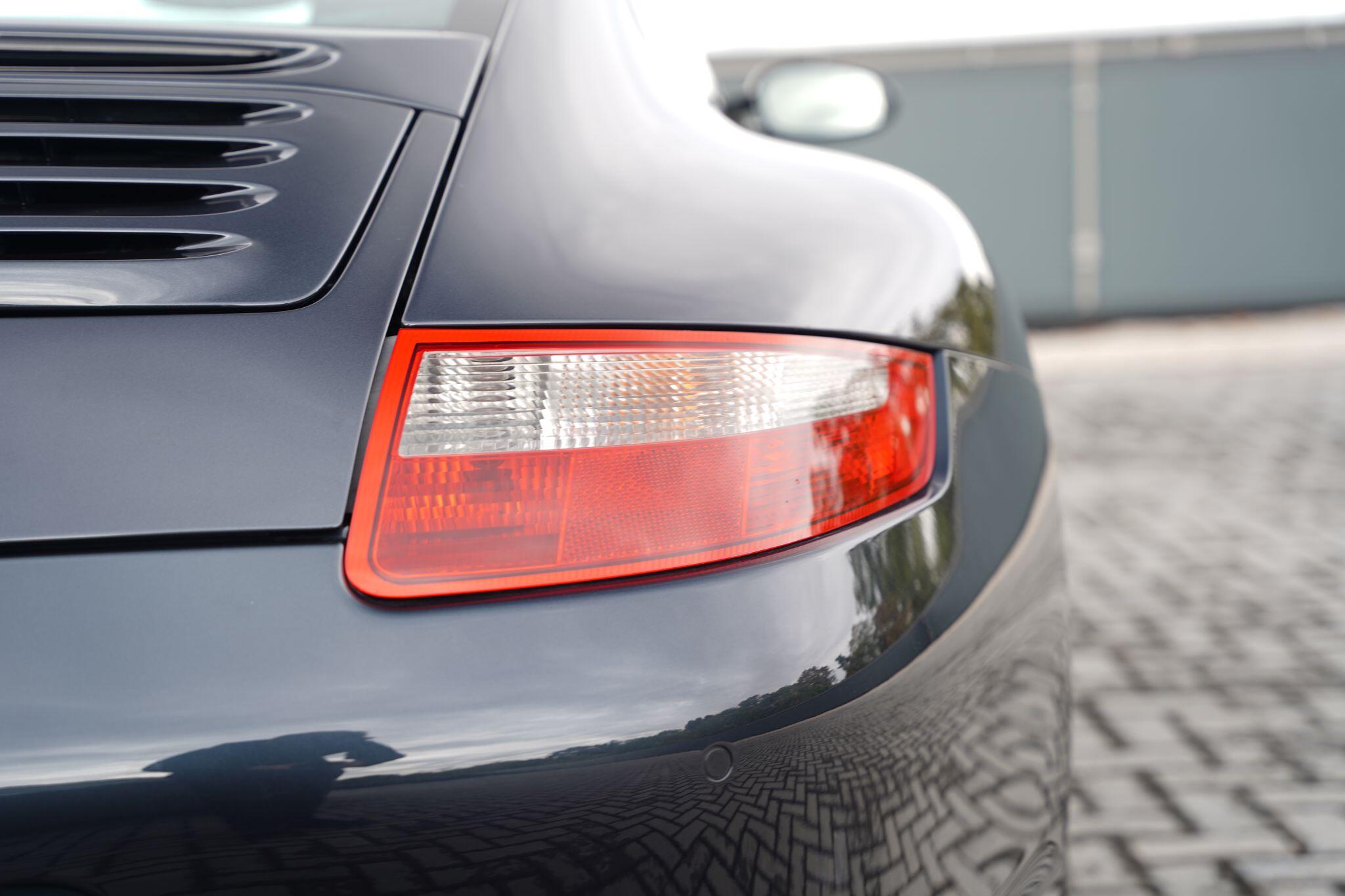 Porsche 911 view 66