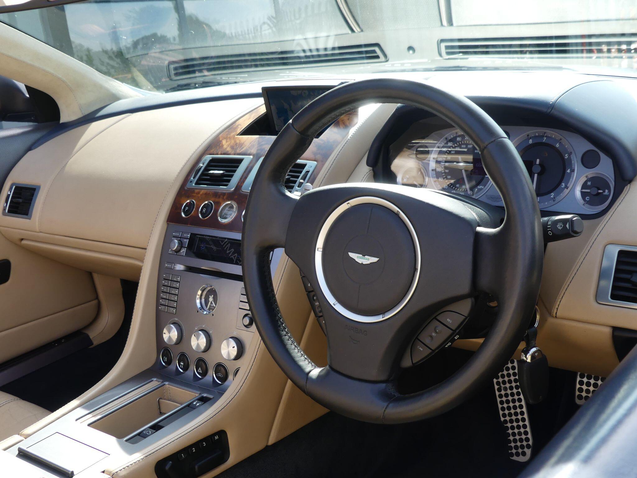 Aston Martin DB9 view 13