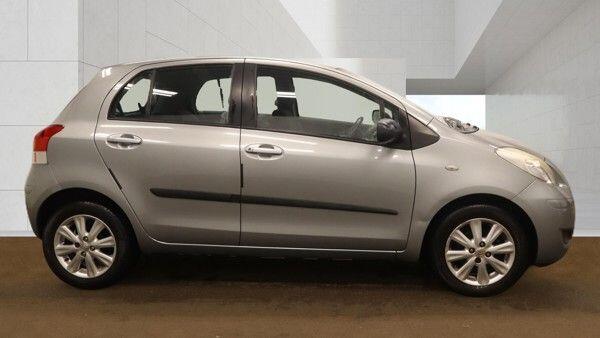Toyota Yaris view 5