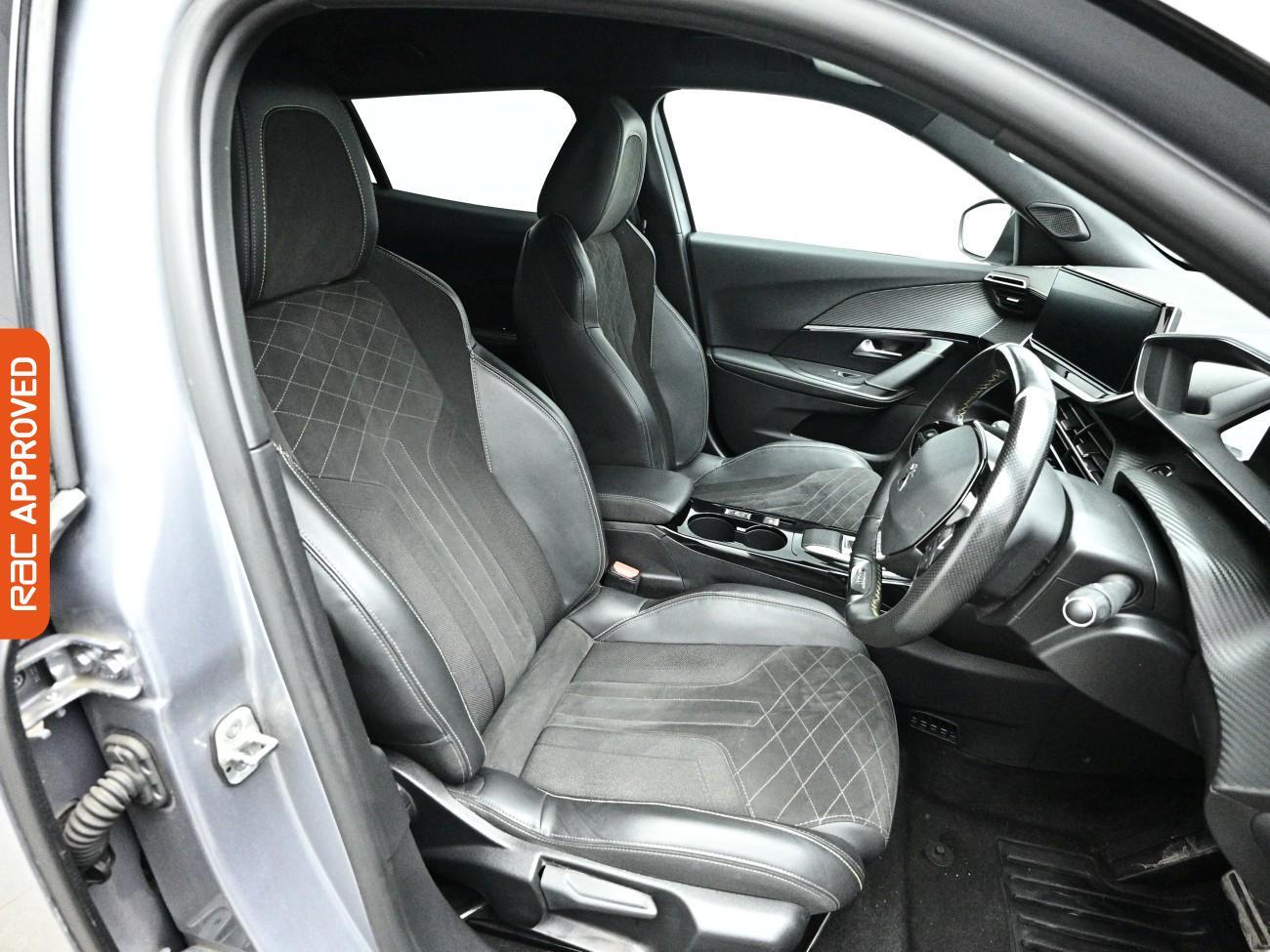 Peugeot e-2008 view 12