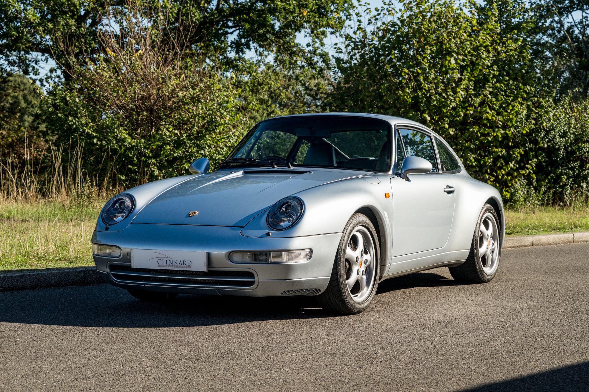 Porsche 911 view 3