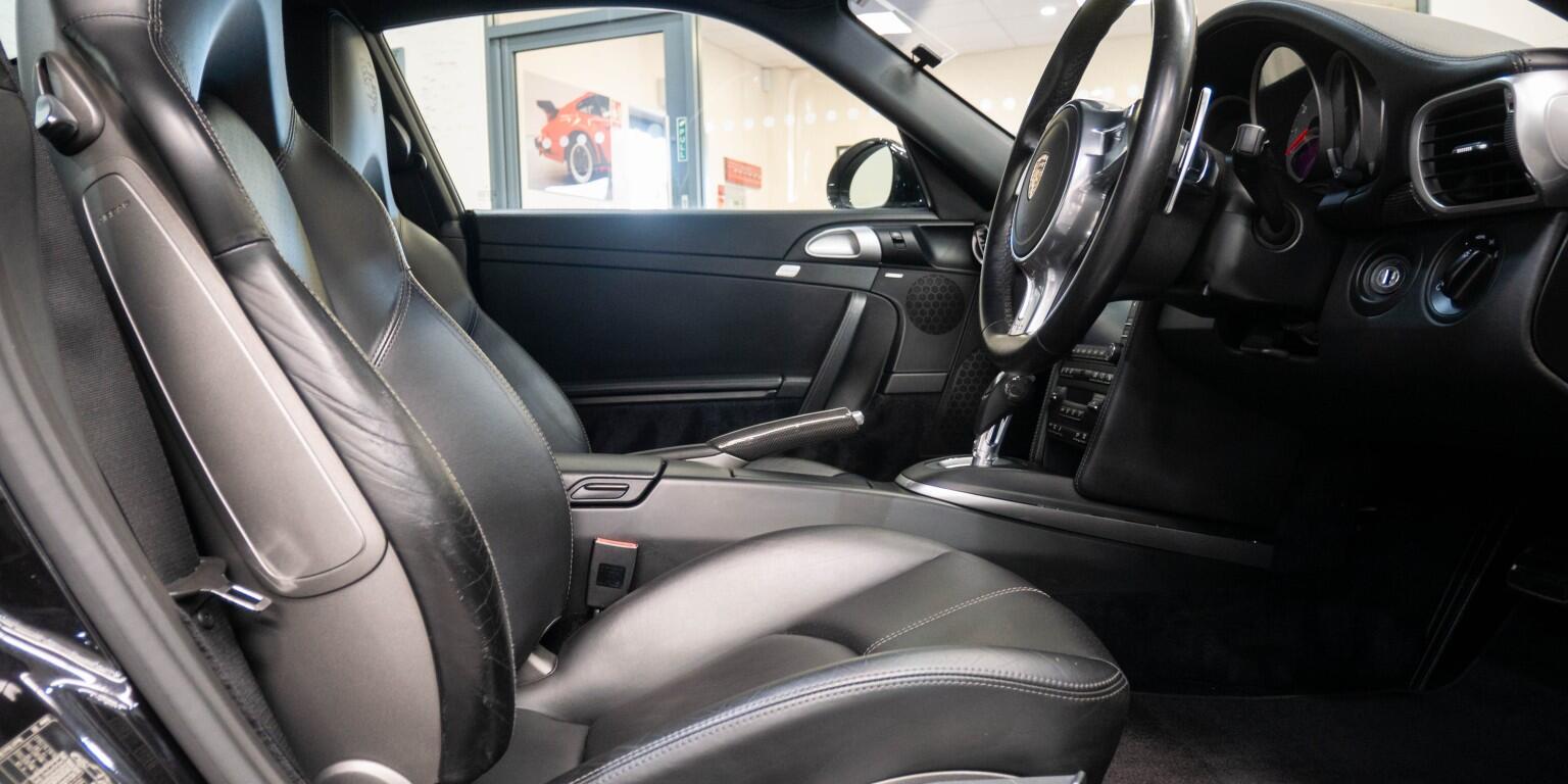 Porsche 911 view 14