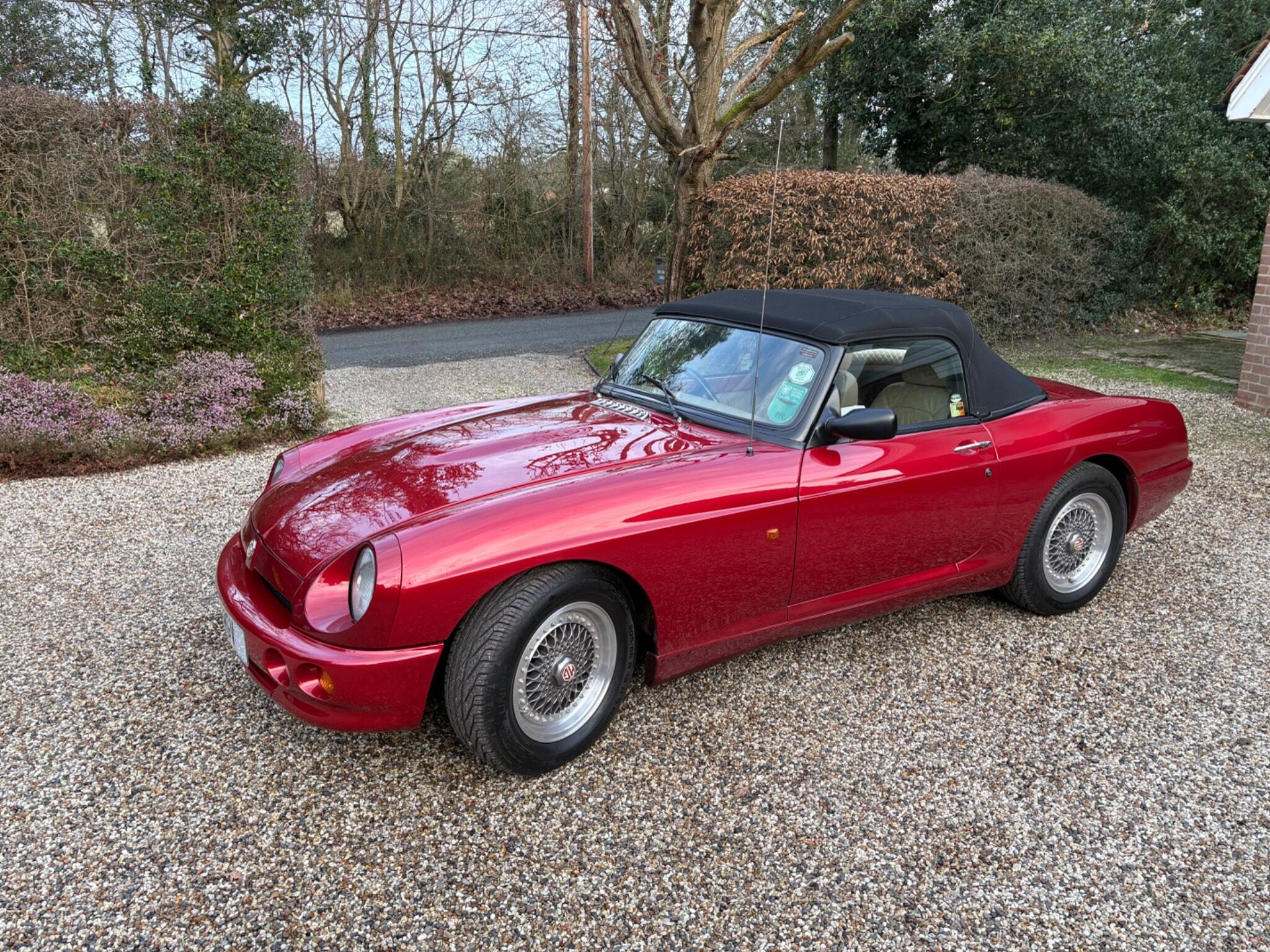 MG RV8