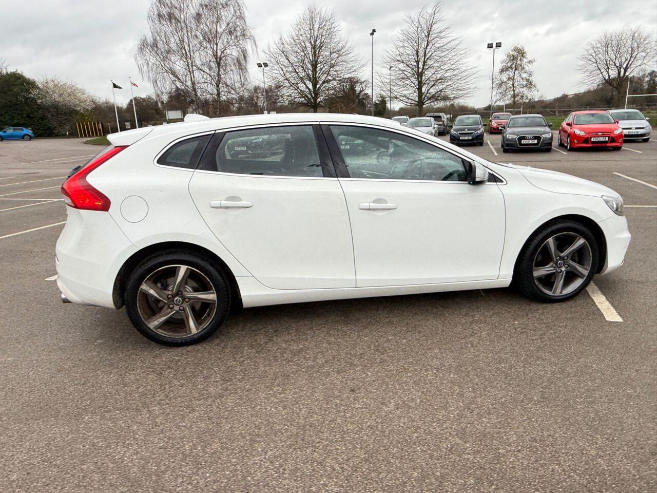 Volvo V40 view 28