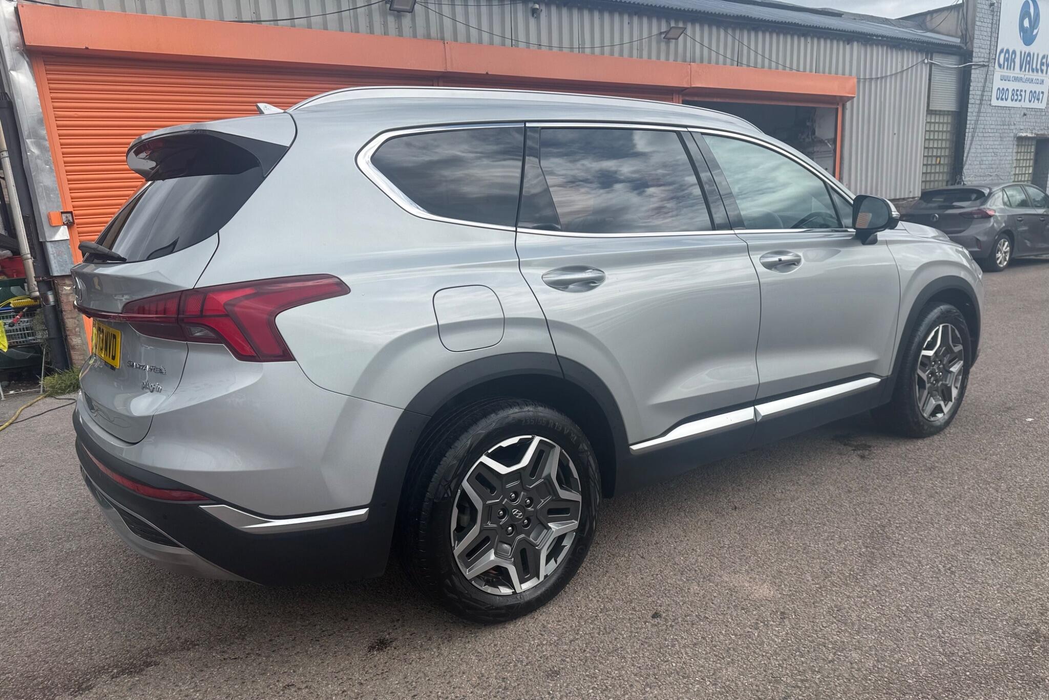 Hyundai Santa FE view 8