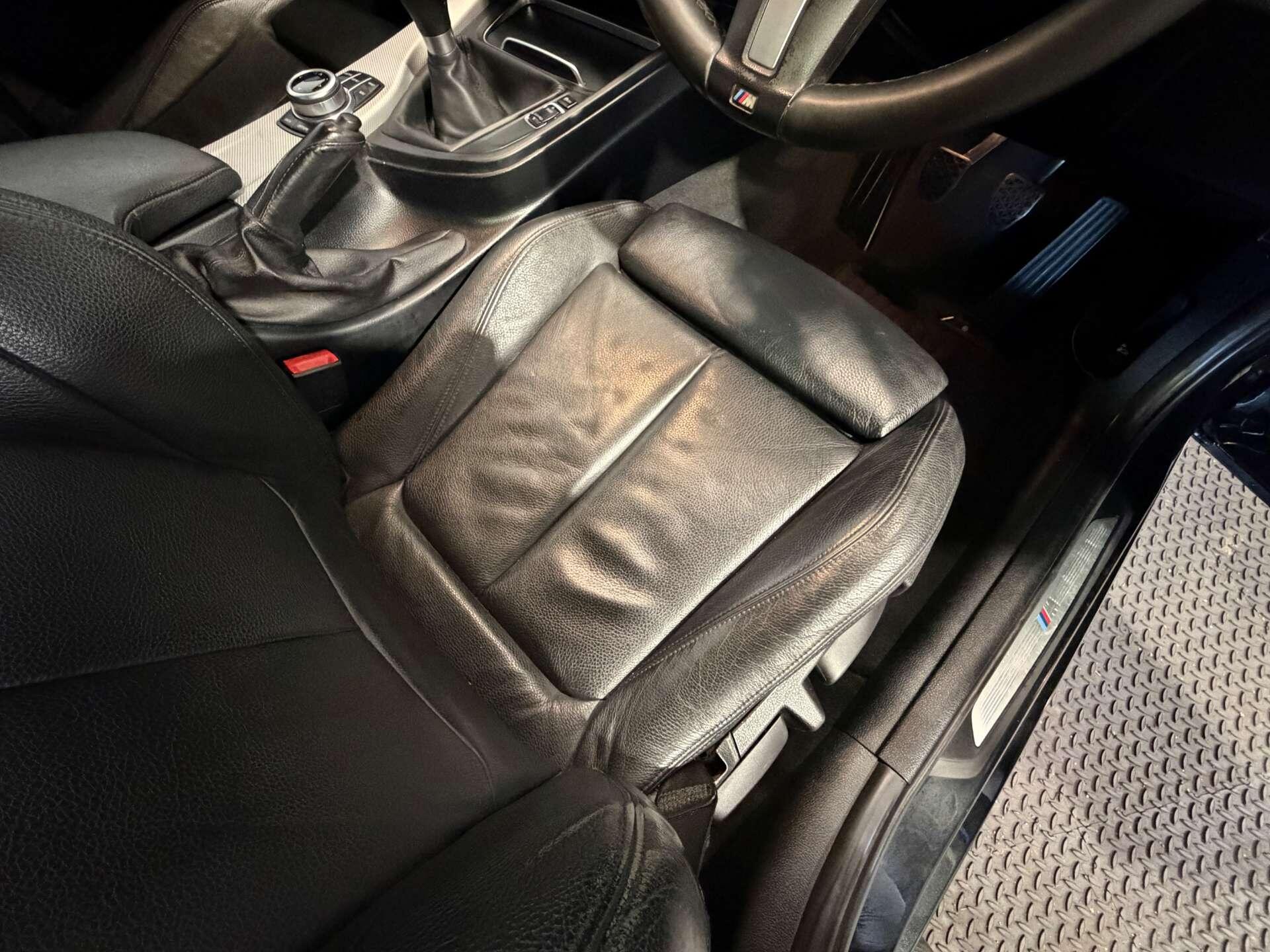 BMW 3 Series view 16