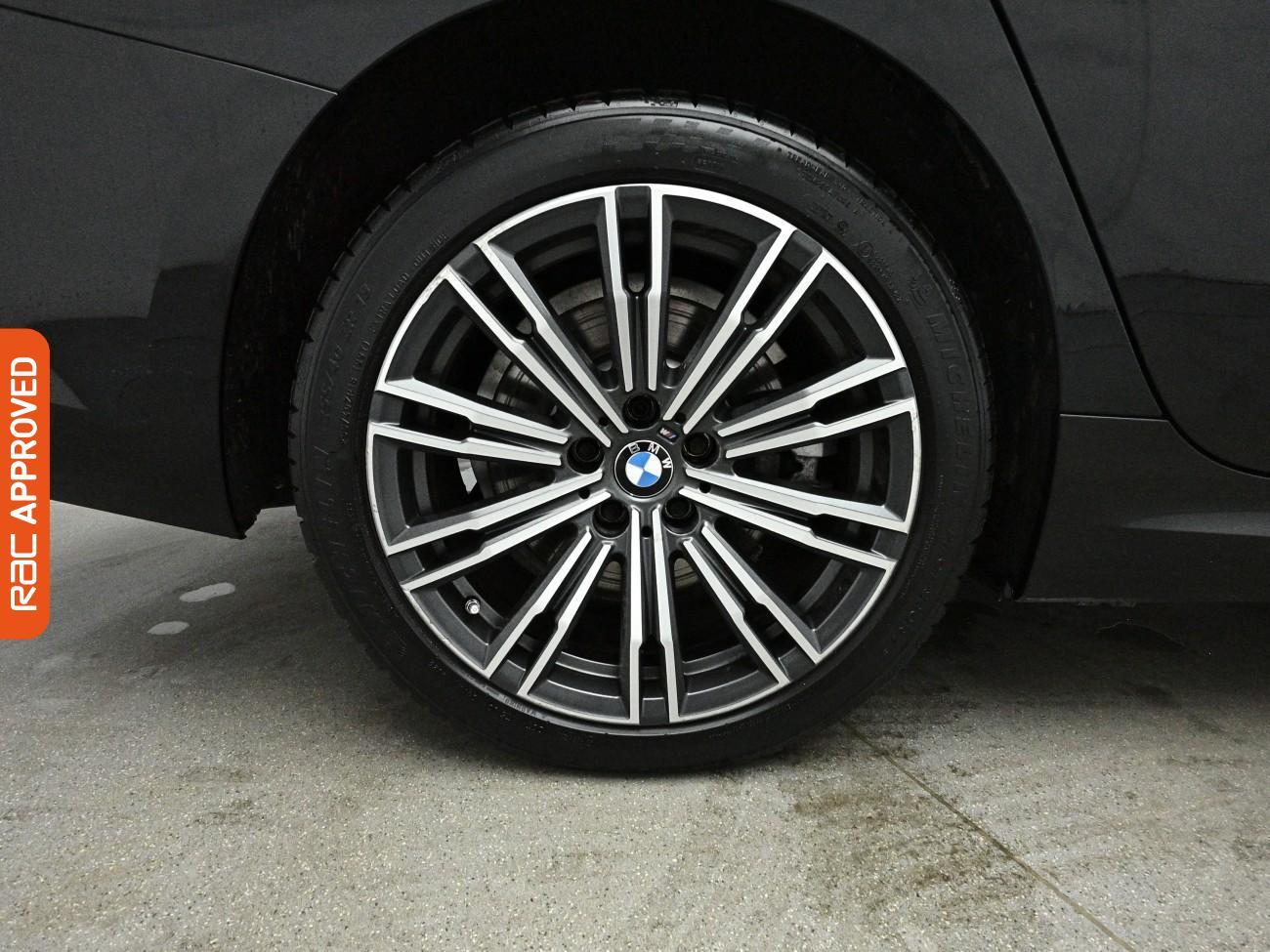 BMW 3 Series view 25