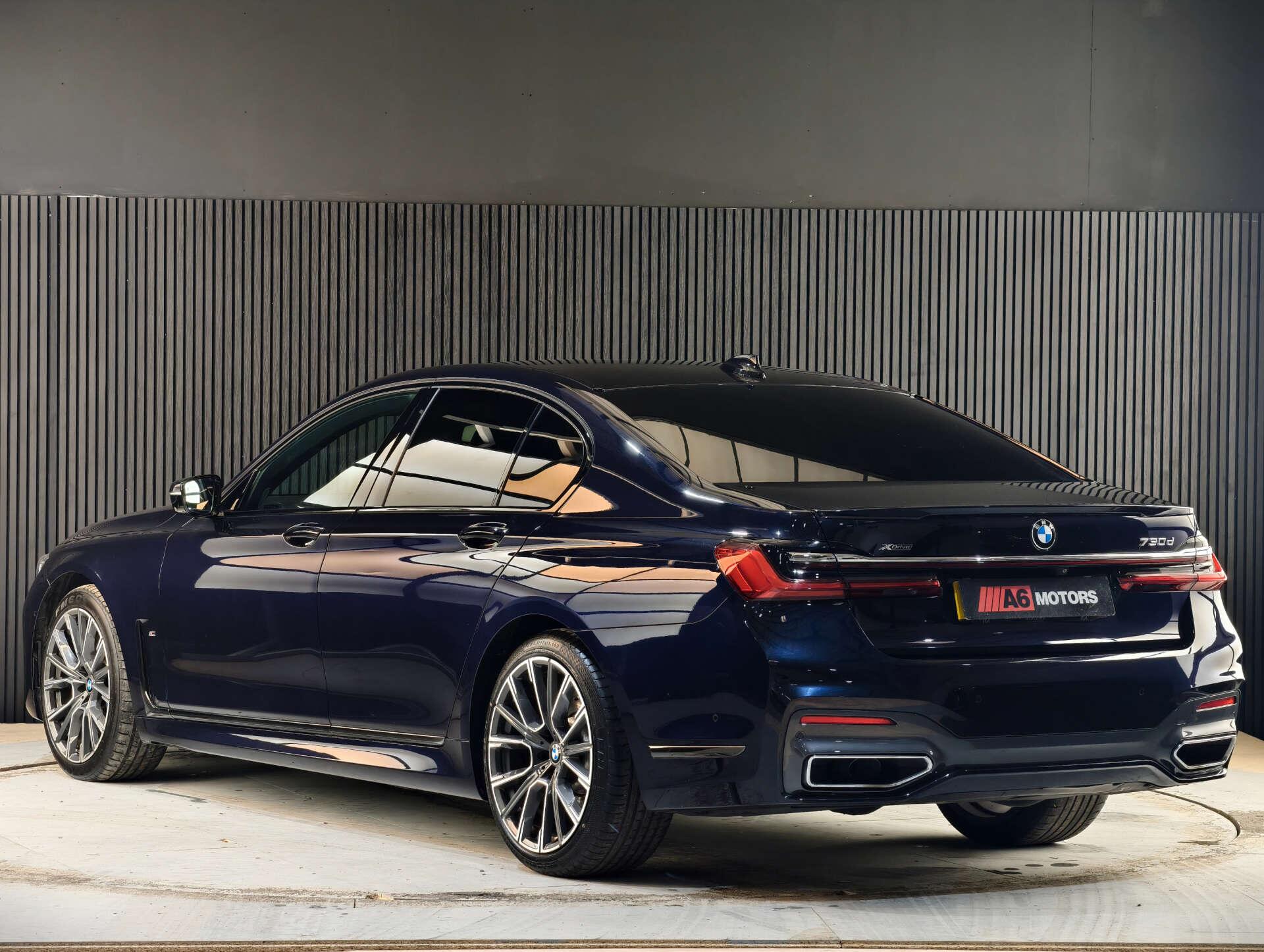 BMW 7 Series view 8