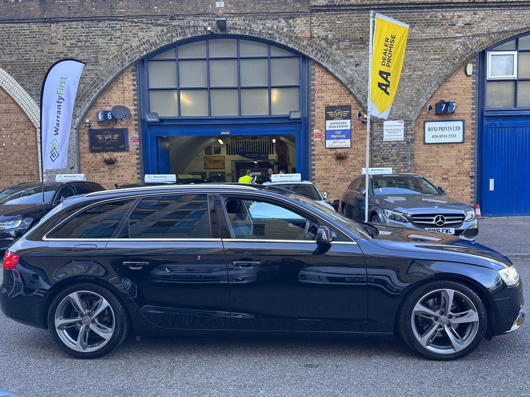 Audi A4 Avant view 13