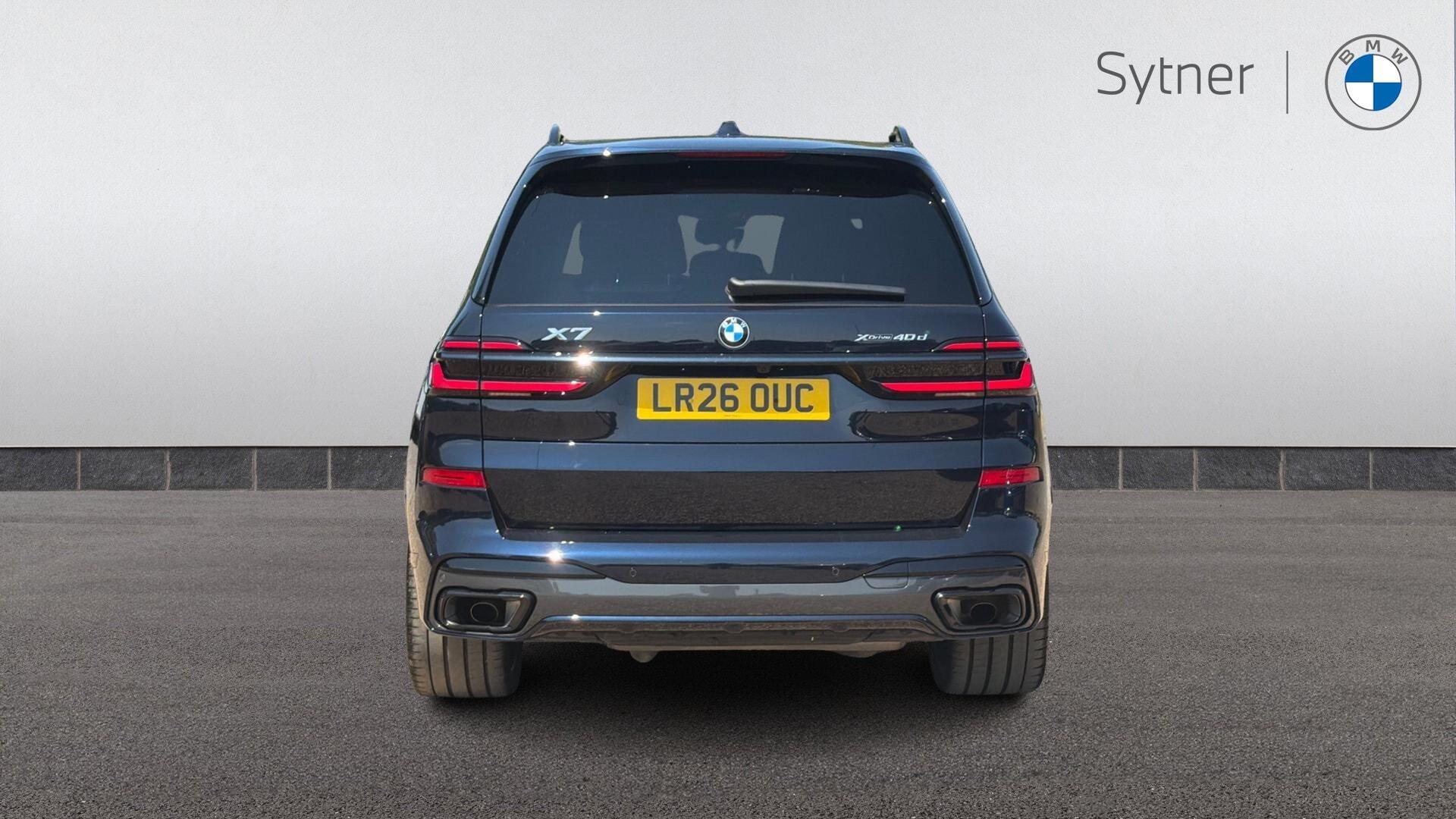 BMW X7 view 15