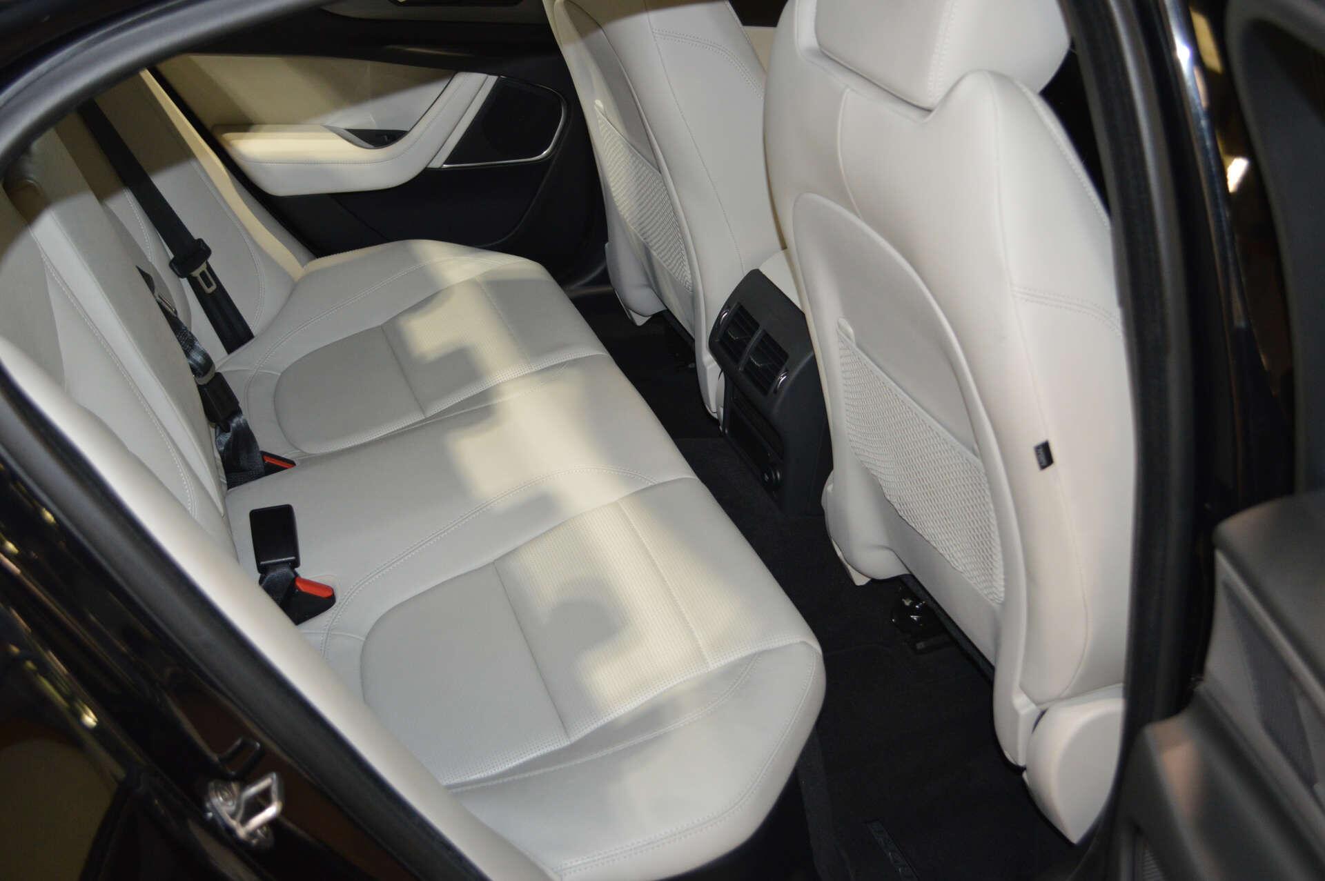Jaguar Xe view 22