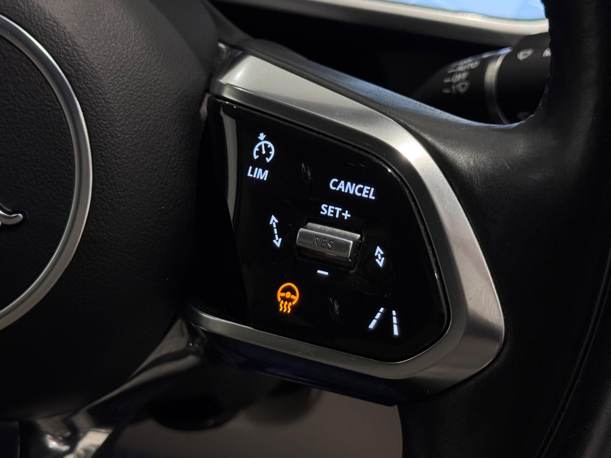 Jaguar I-Pace view 17