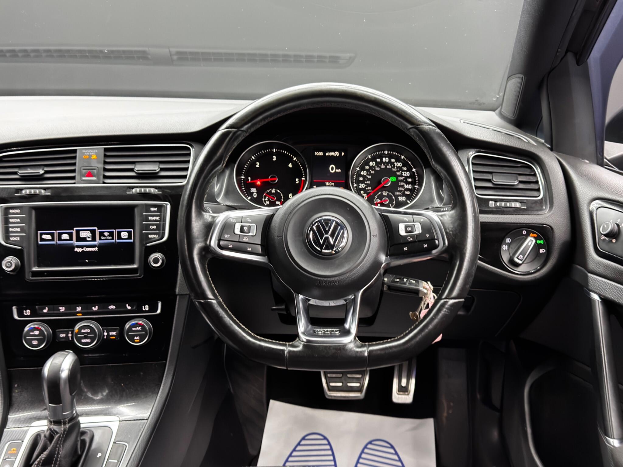 Volkswagen Golf view 17