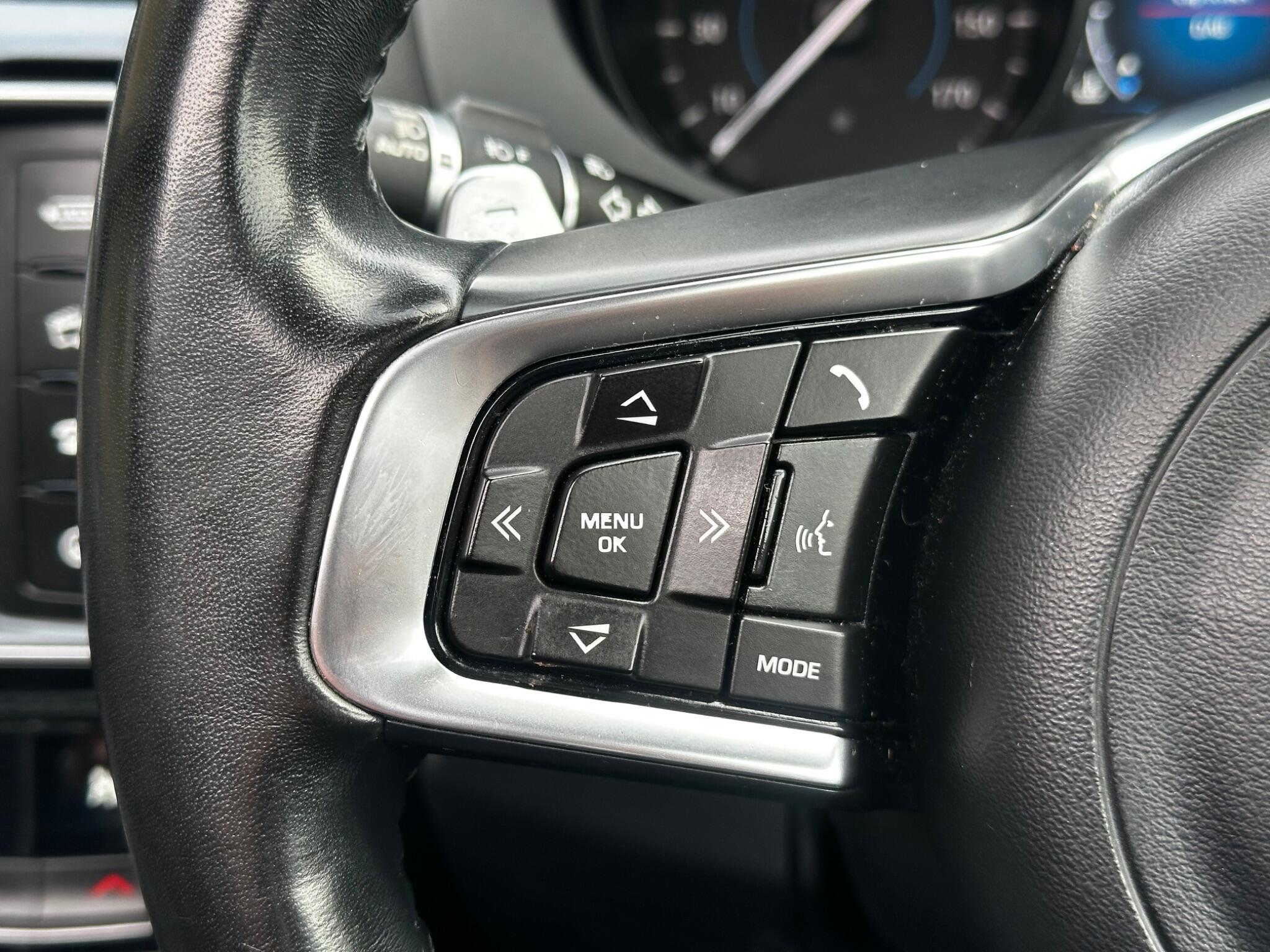 Jaguar F-Pace view 17