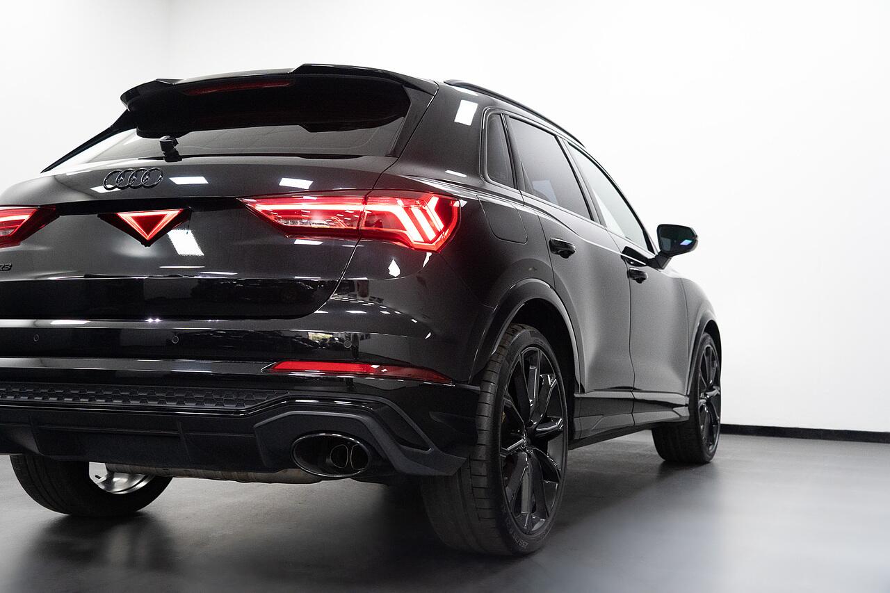 Audi RS Q3 view 31