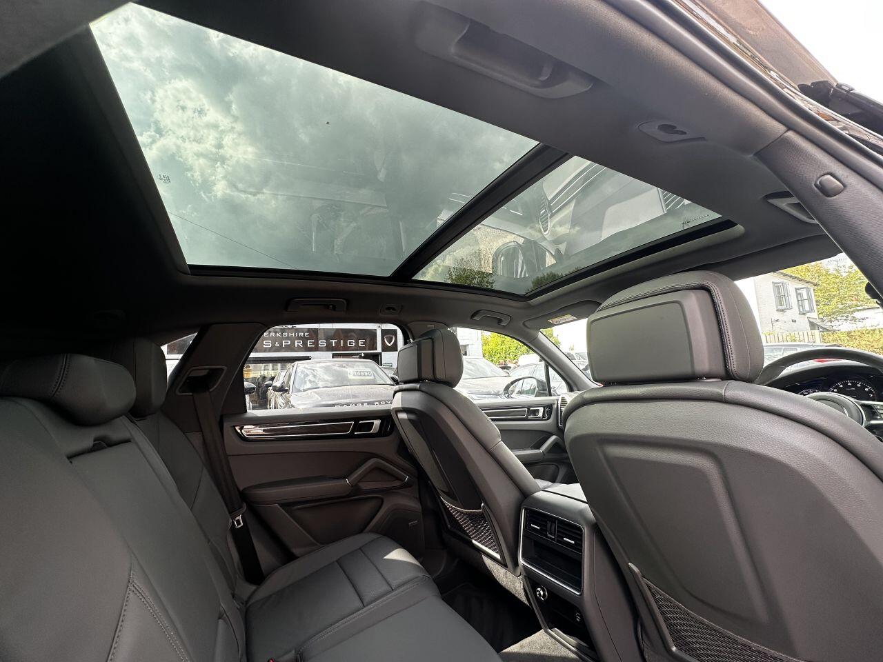 Porsche Cayenne view 22