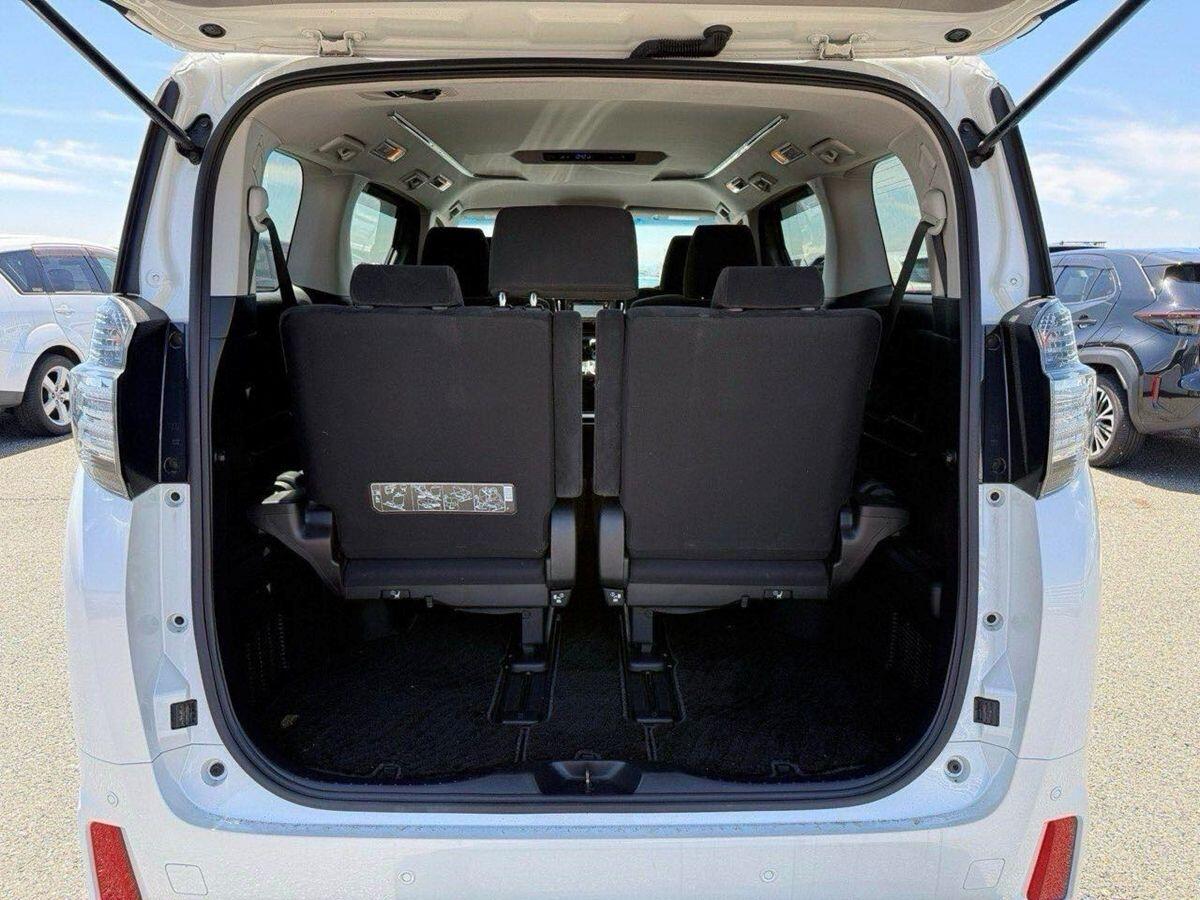Toyota Vellfire view 6