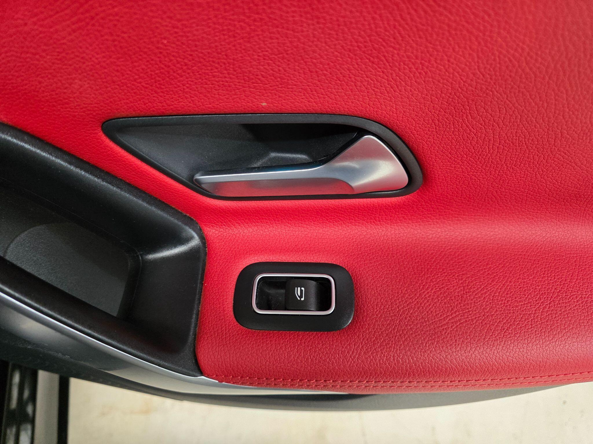 Mercedes-Benz Cla view 25