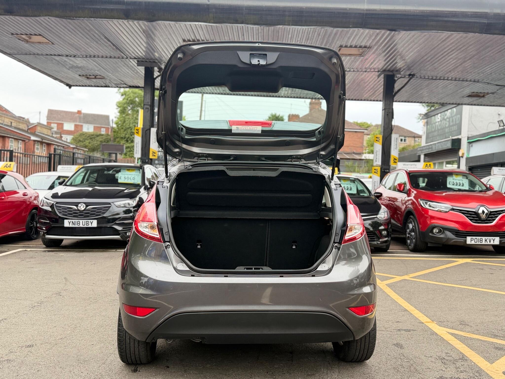 Ford Fiesta view 33
