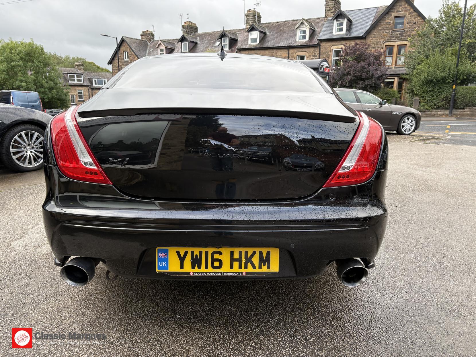 Jaguar XJ view 9