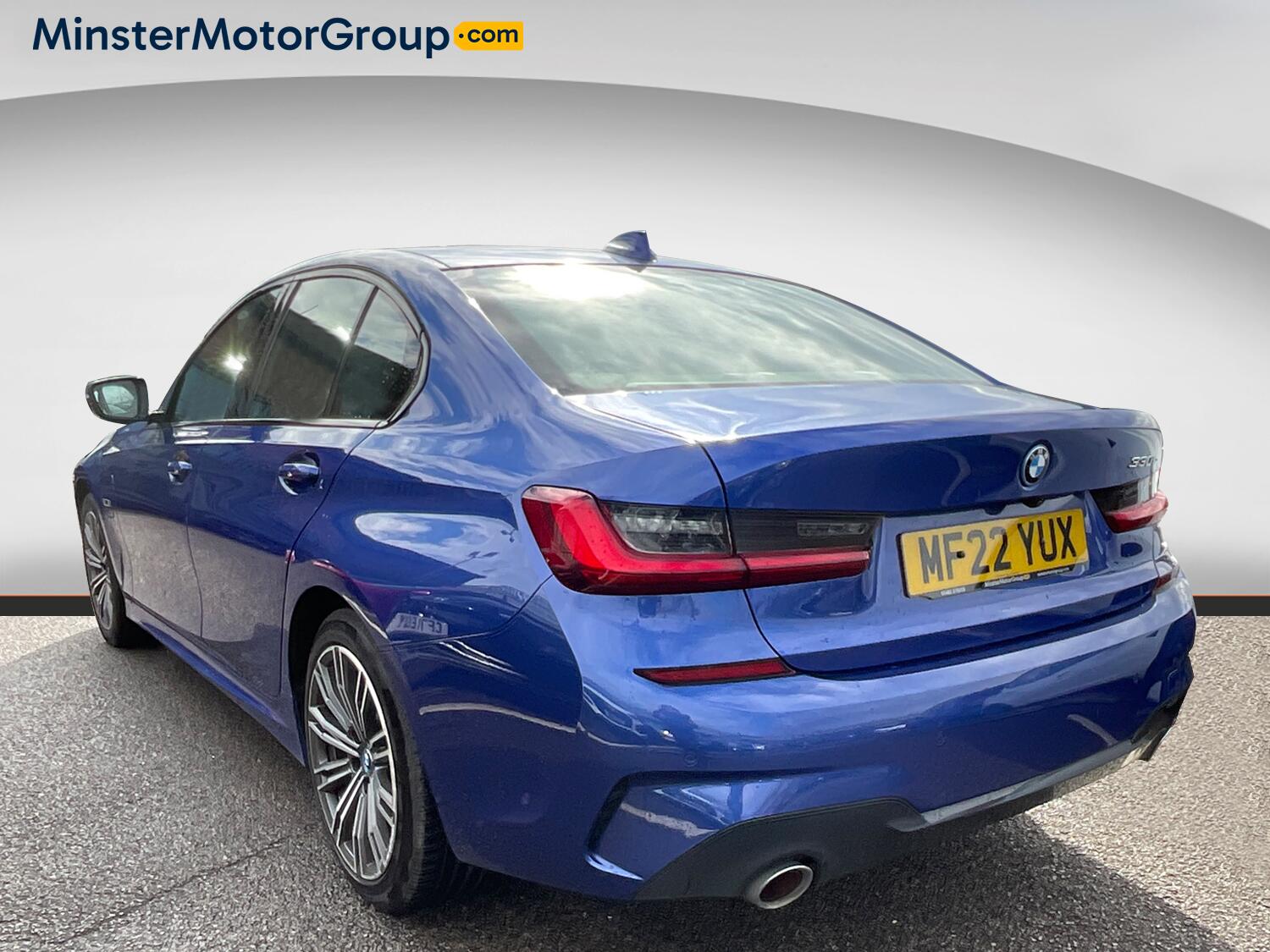BMW 3 Series view 4