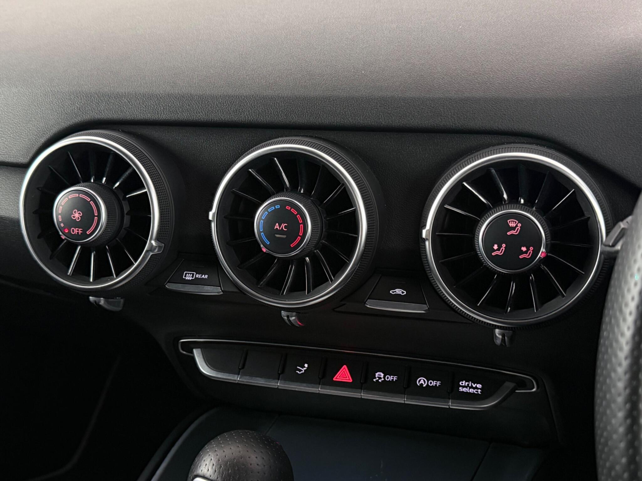 Audi TT view 20