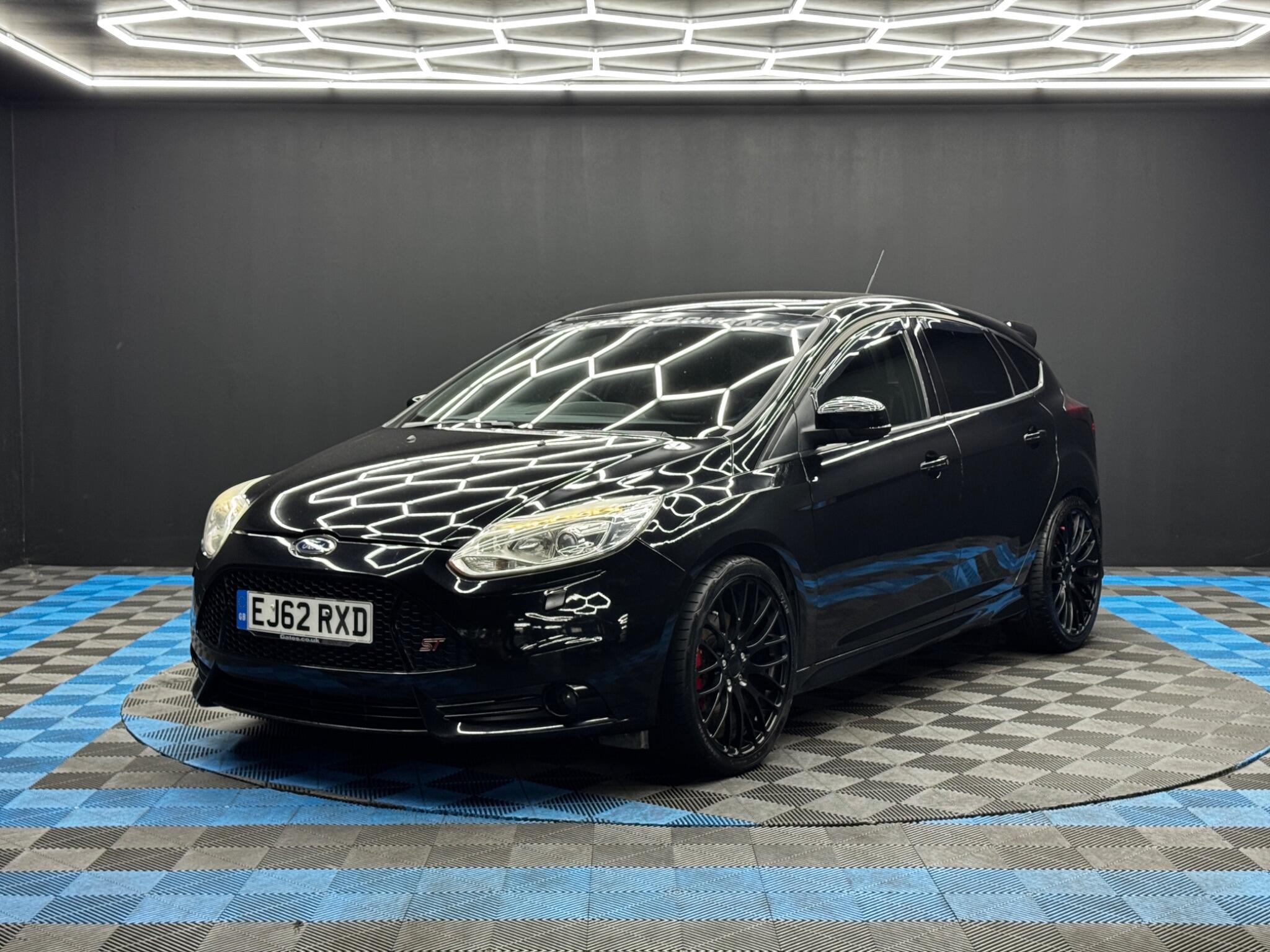 Ford Focus view 3