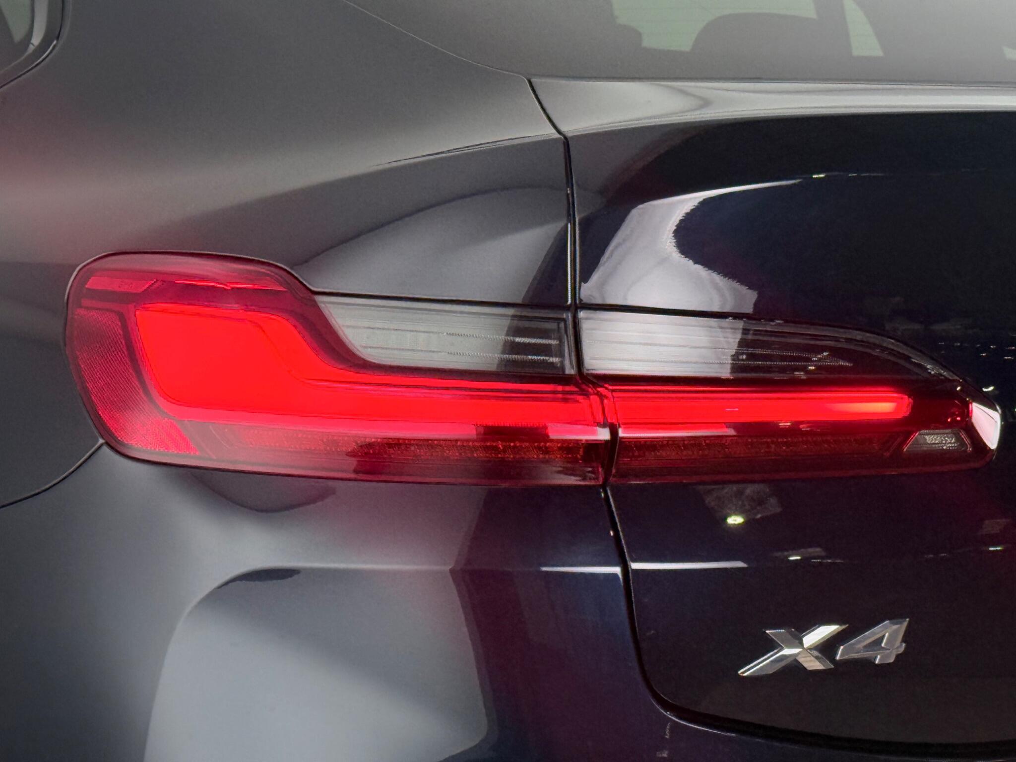 BMW X4 view 9