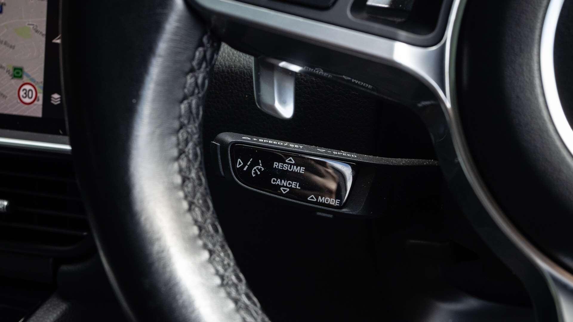 Porsche Cayenne view 29