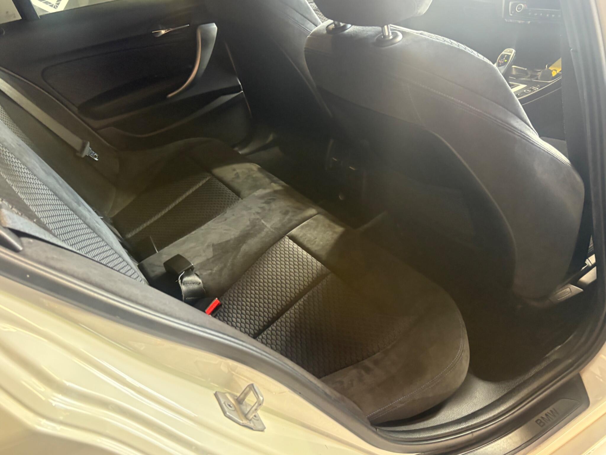 BMW 1 Series view 18