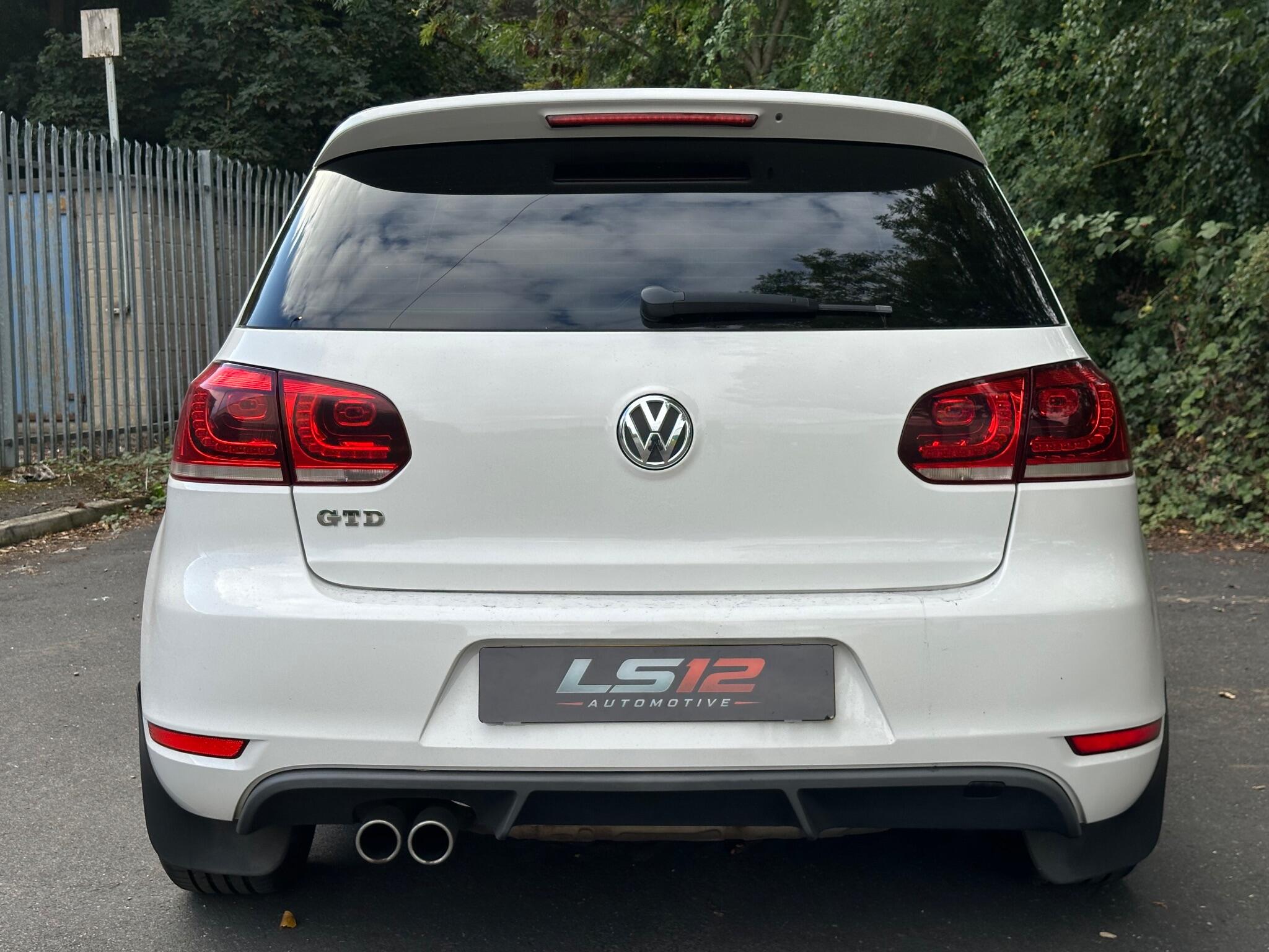 Volkswagen Golf view 10