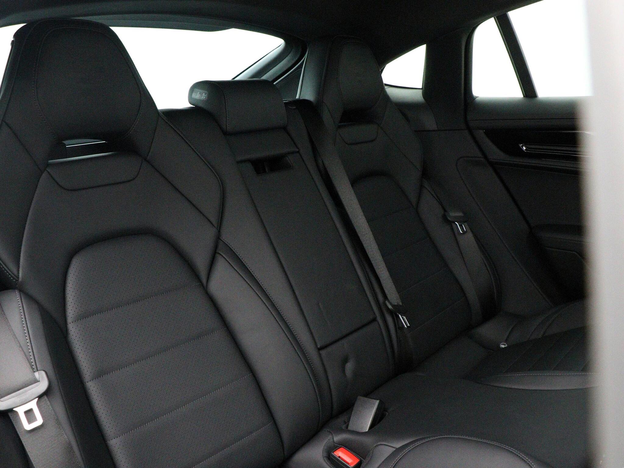 Porsche Panamera view 26