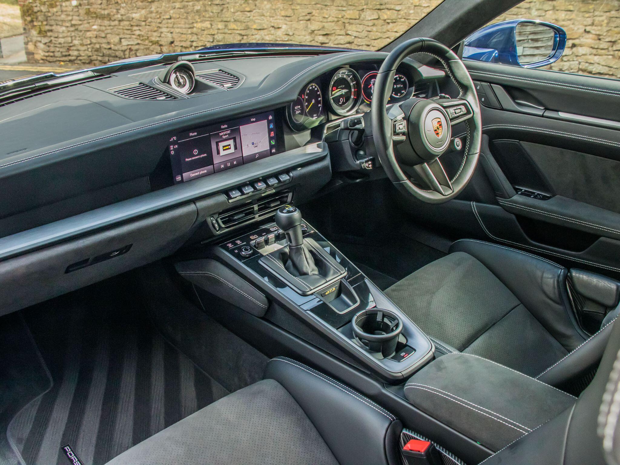 Porsche 911 view 21