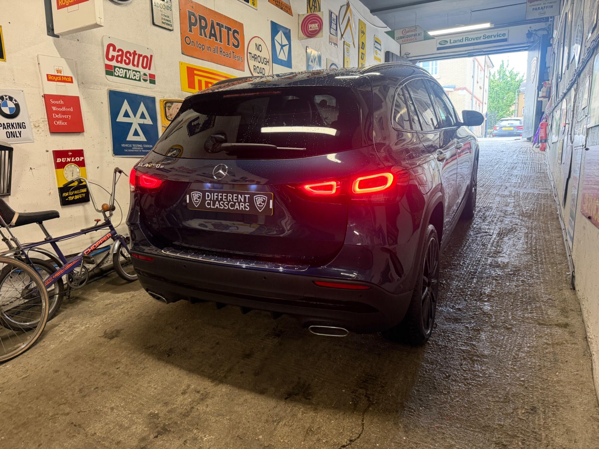 Mercedes-Benz GLA view 11