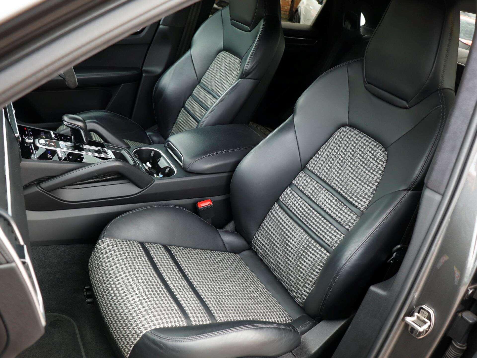 Porsche Cayenne view 24