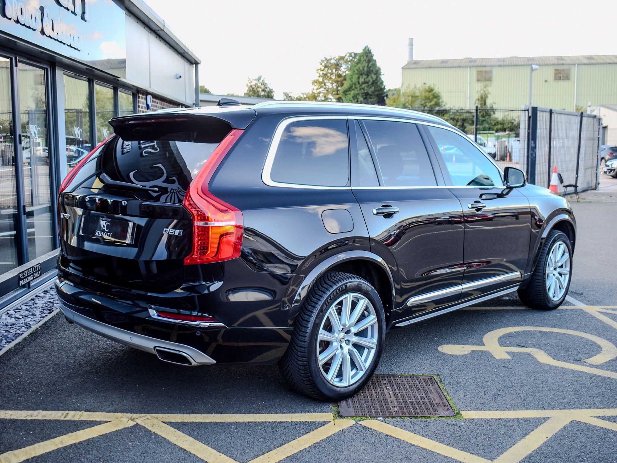 Volvo XC90 view 5