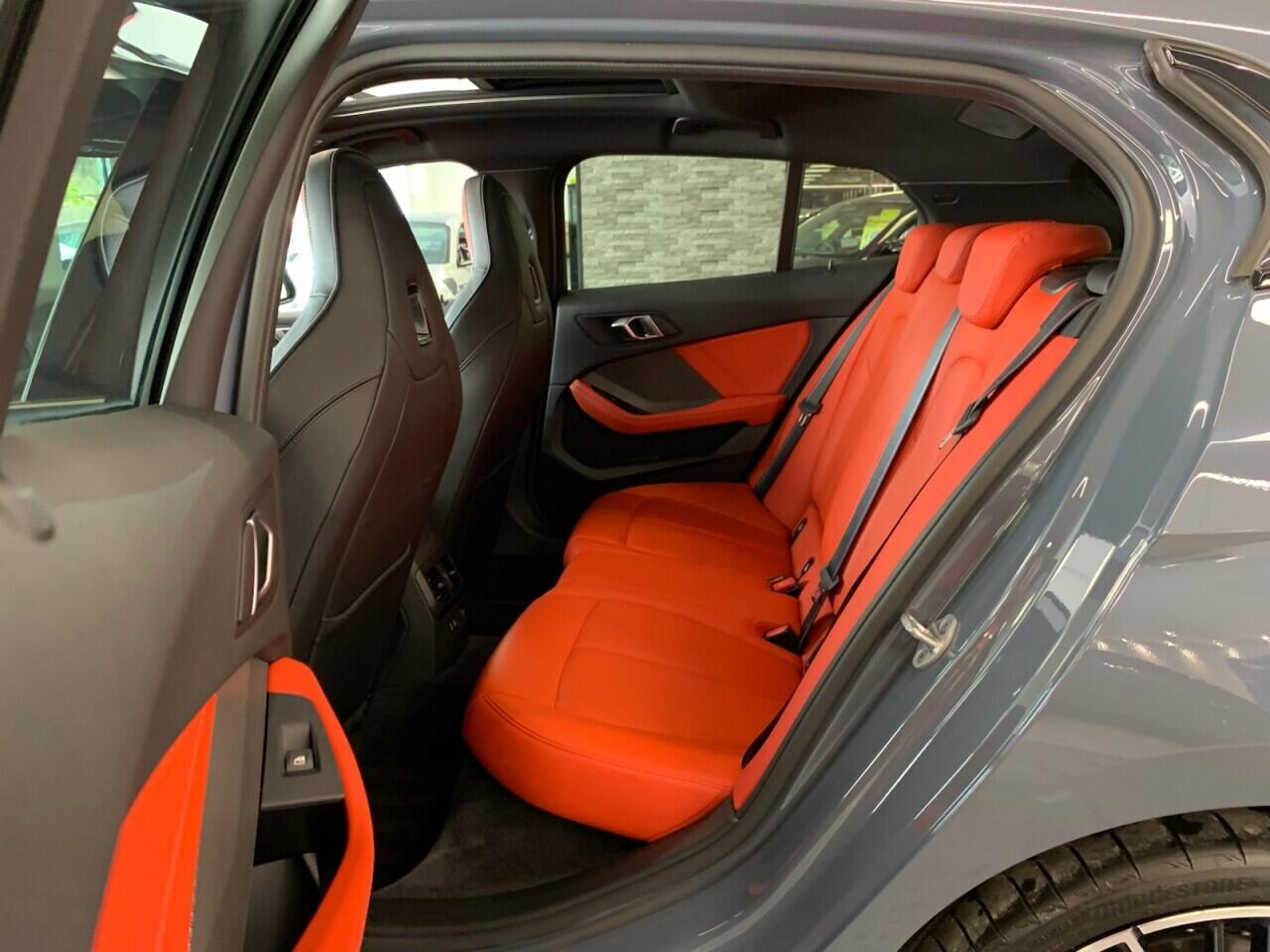 BMW 1 Series view 29