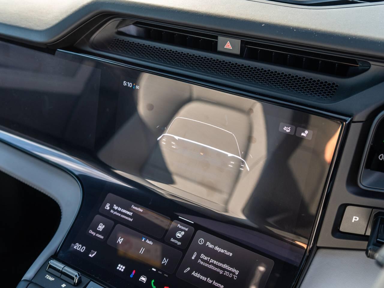 Porsche Cayenne view 34