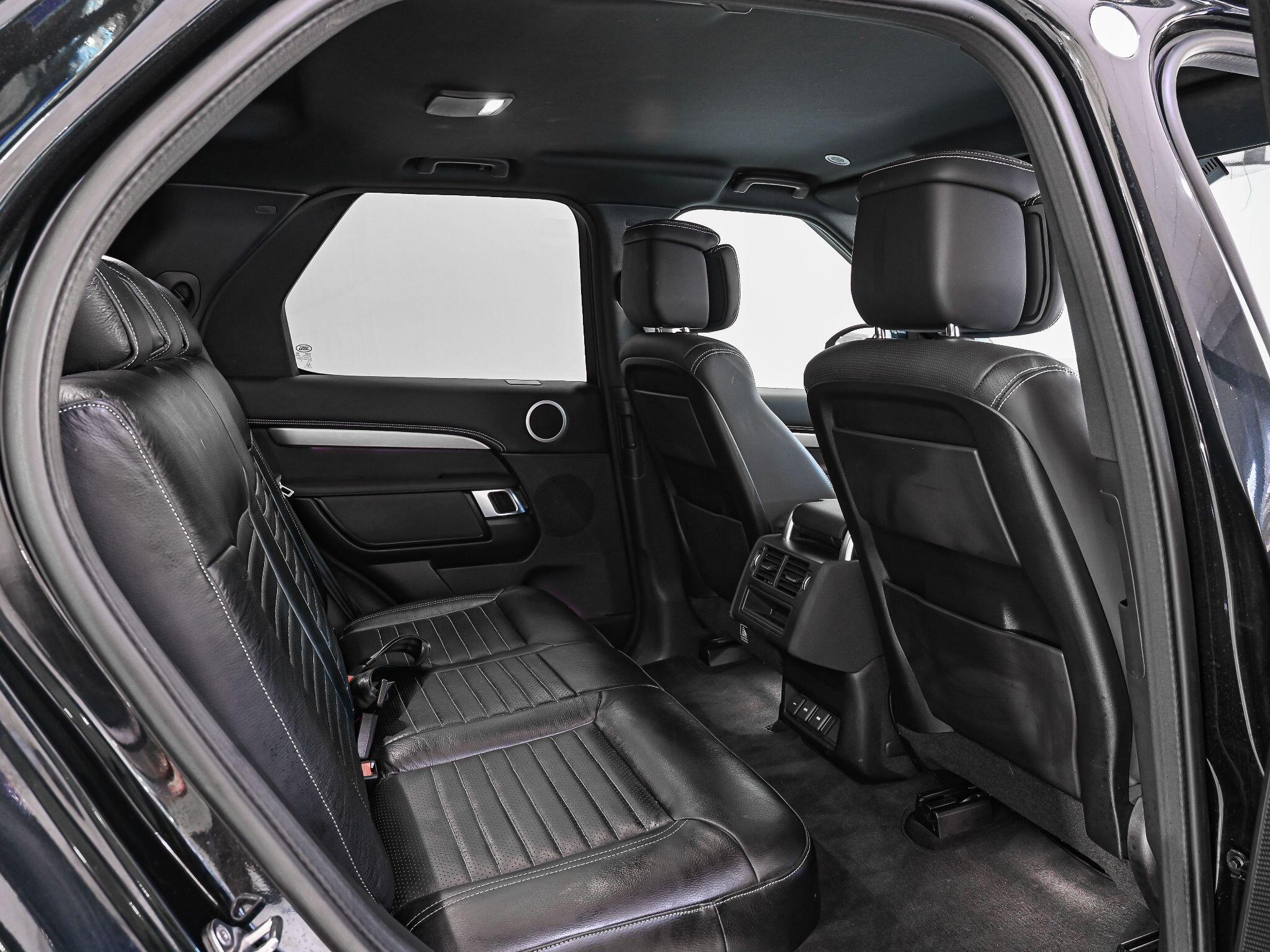 Land Rover Discovery view 24