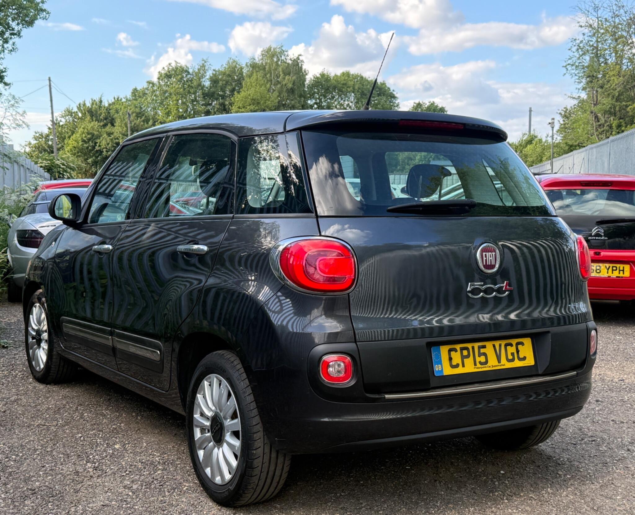 2015 Fiat 500L image 3