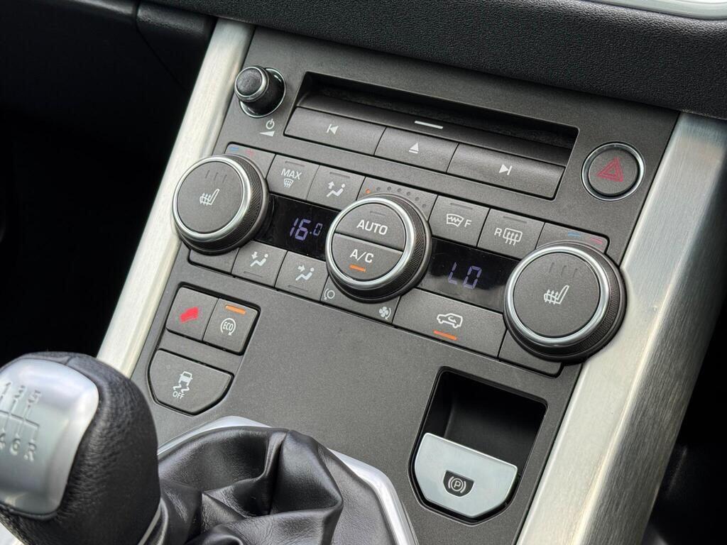 Land Rover Range Rover Evoque view 26