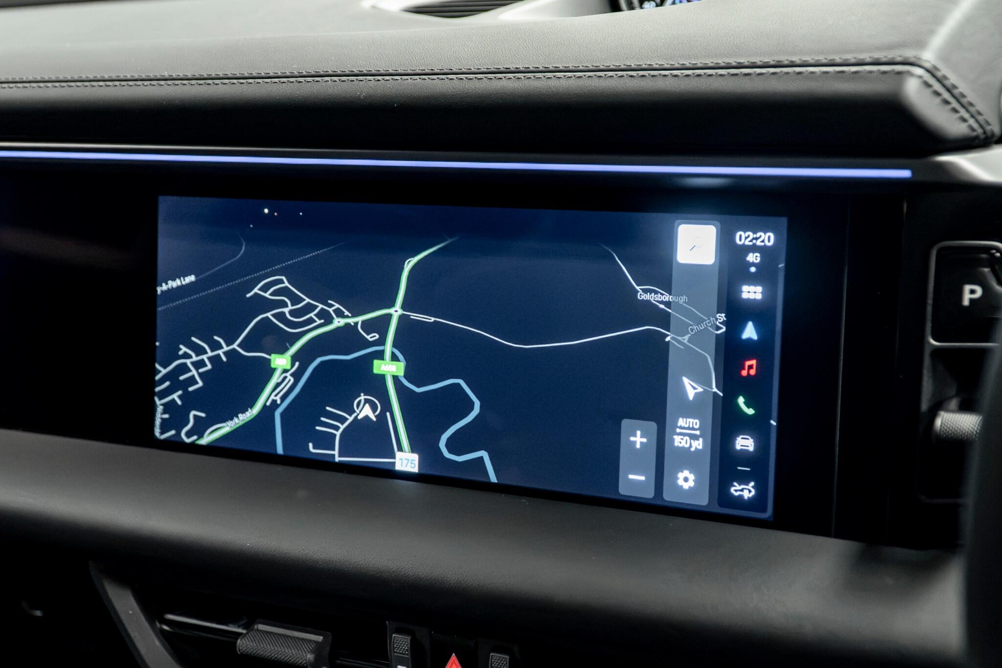 Porsche Macan view 24