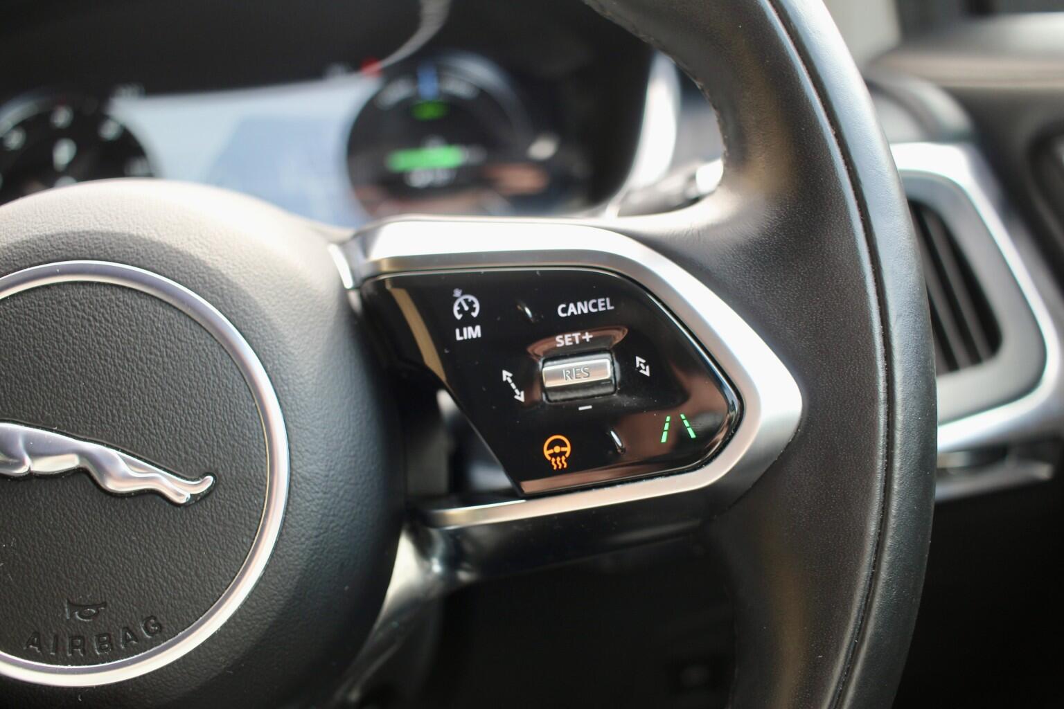 Jaguar I-Pace view 35