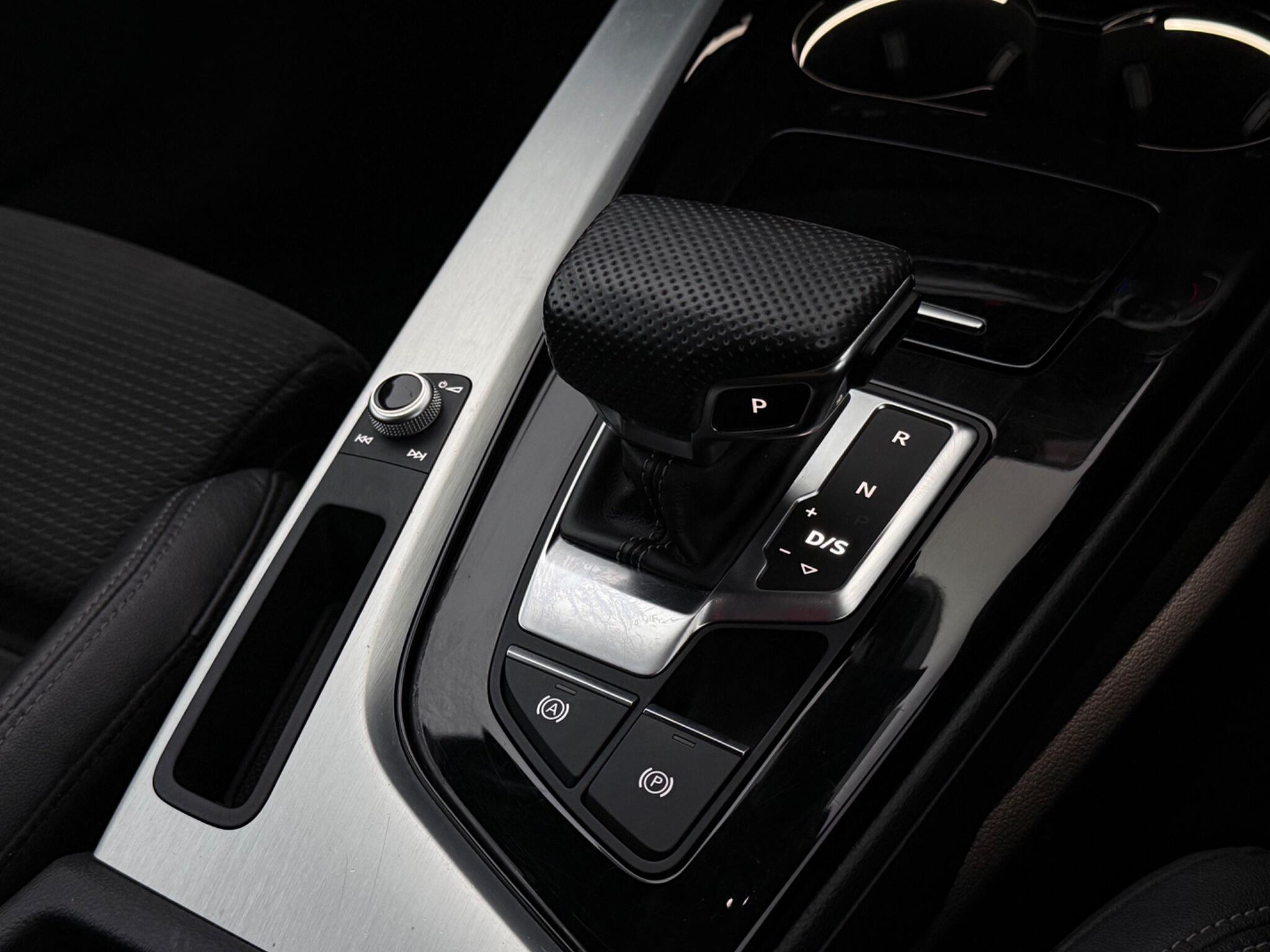 Audi A4 view 18