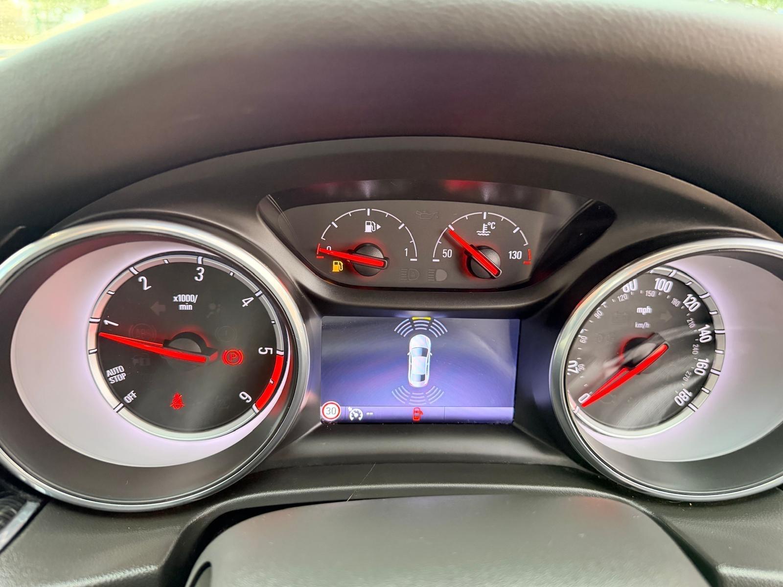 Vauxhall Insignia view 34