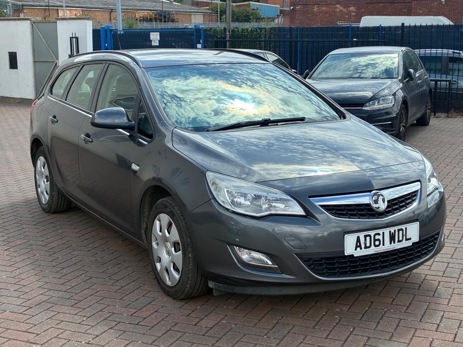 Vauxhall Astra view 3