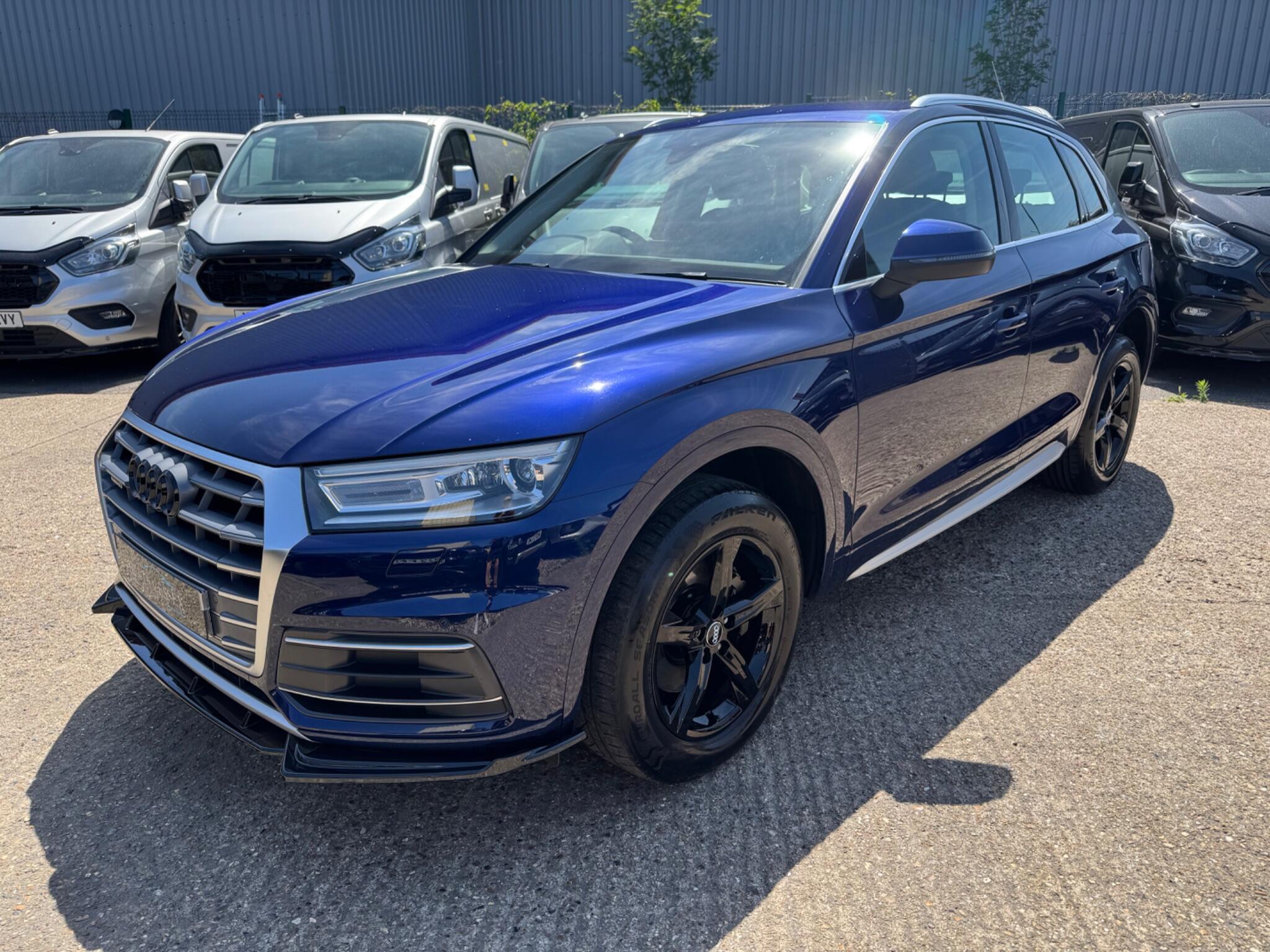 Audi Q5 view 6